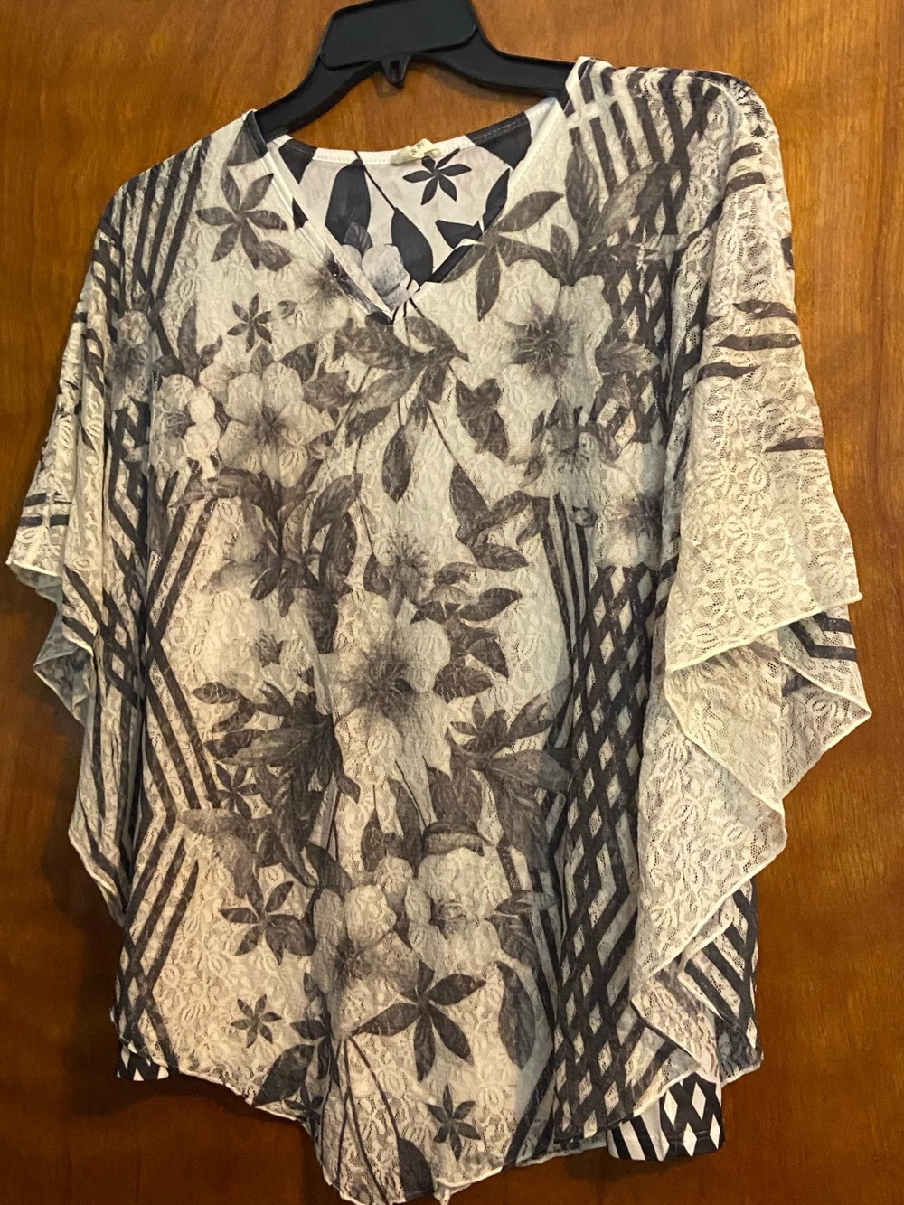 V-Neck Floral Lace-Texture Poncho Top in Cream and Gray